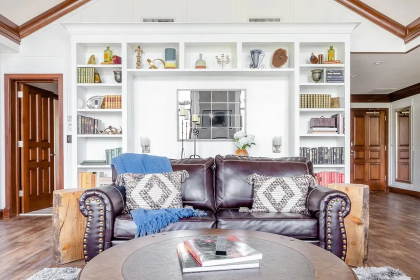 Curl up in a Leather Armchair at a Ski-in/Ski-out Retreat - Image 1