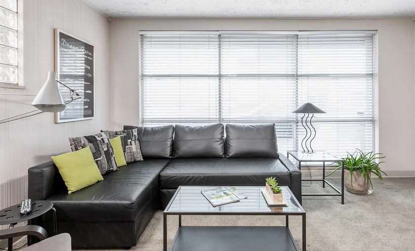 Flat 1, Park Free, Mass Ave, Downtown, King Bed - Image 1