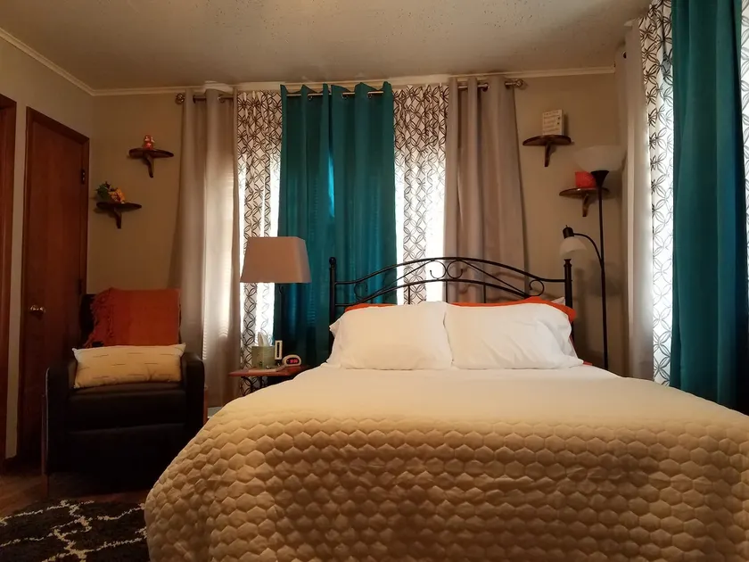 Studio Apt minutes from Downtown/Central Park - Image 1