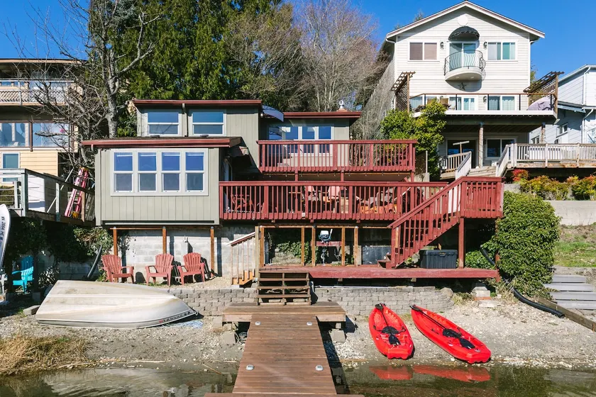 Cabin on the Lake - Image 1