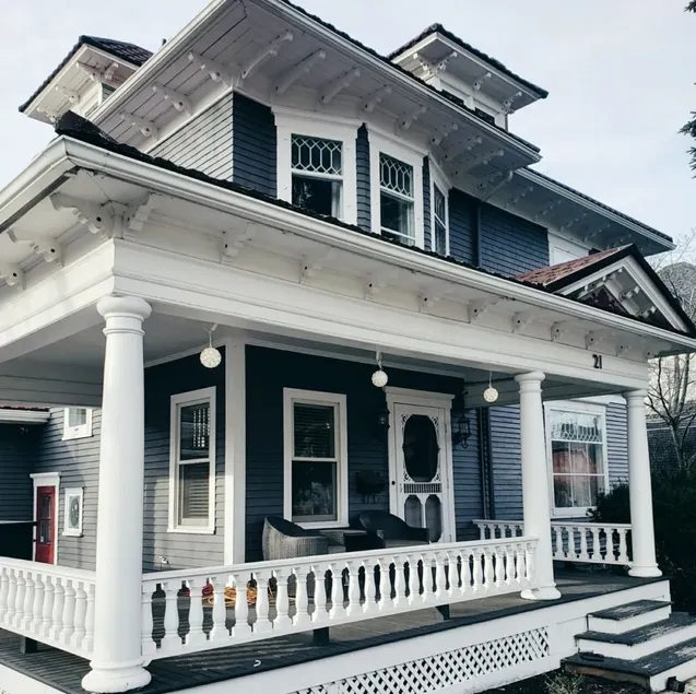 4 Bedrooms Historic Home w. Hot Tub in Downtown - Image 1