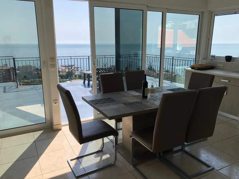Apartments on the Adriatic coast - Image 1