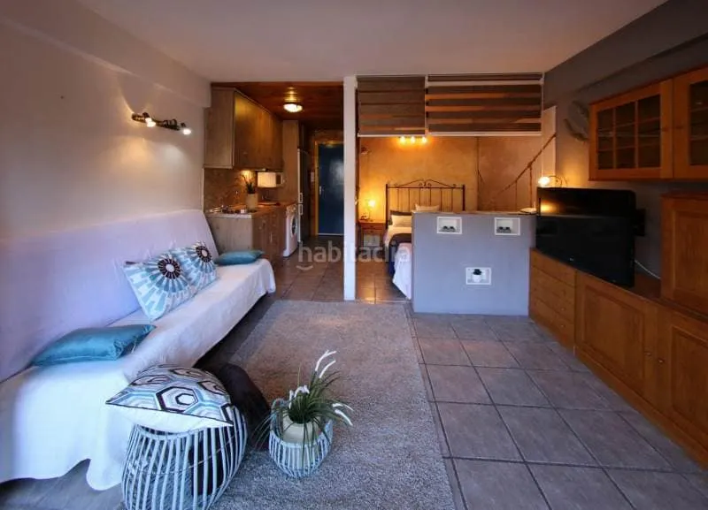 100 meters from the beach, wifi. Community parking. - Image 1