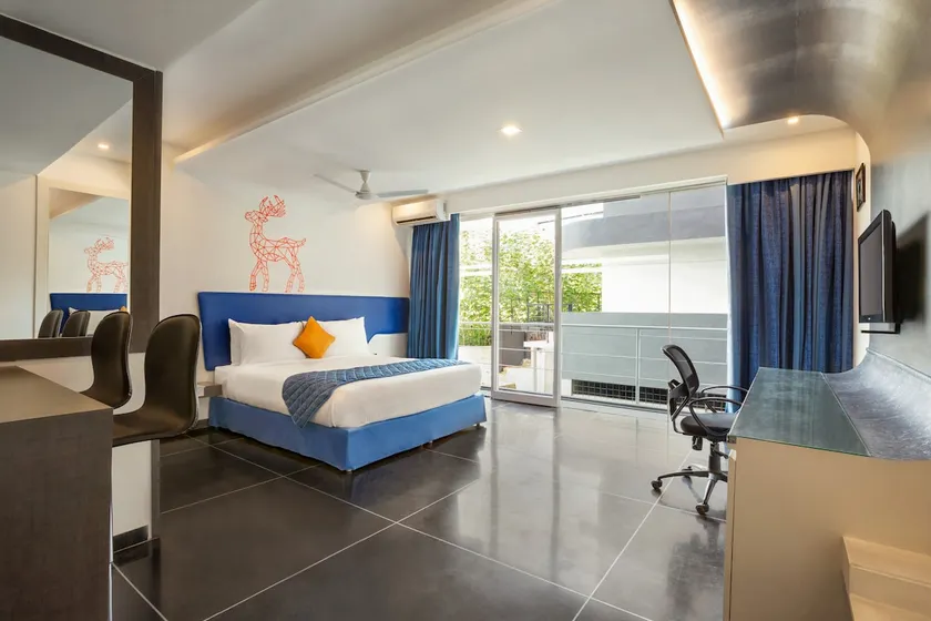 Deluxe Fully Furnished Apartment, - Image 1