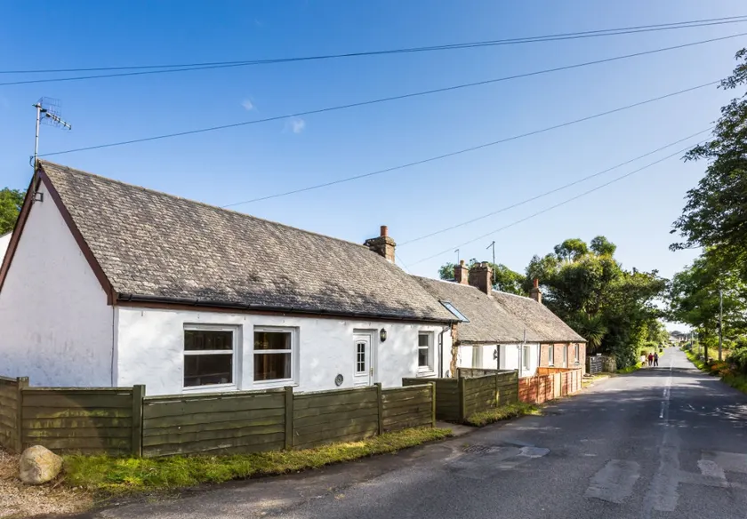 Old Smiddy Cottage - Image 1