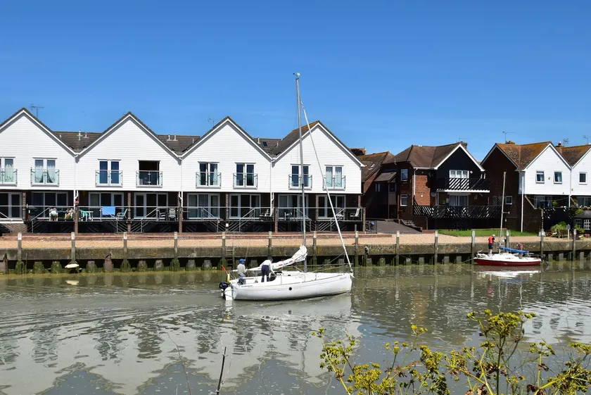 ‘Waterside’ is a 1st floor apartment  on the river in Rye, East Sussex - Image 1