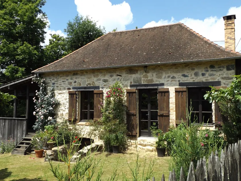 Gîte Dordogne / Limousin. Peut accueillir jusqu'à 4 personnes. Situé dans une belle campagne. - Image 1