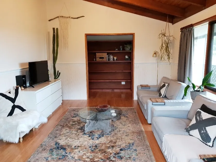 Emerald Cottage | Botanical getaway | Sleeps 12 - Image 1