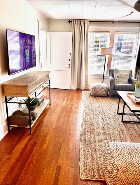 Broadway BNBs III - 1 BR Apartment -Walk to Centre - Image 1