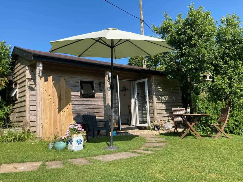 Quiet, rural, pet friendly,- near Stourhead NT. - Image 1