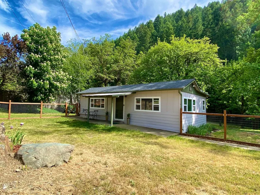 Starthistle Cottage in Applegate wine country - Image 1
