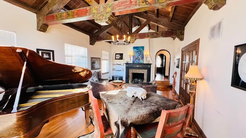 Historic Spanish Home, minutes from Everything! - Image 1