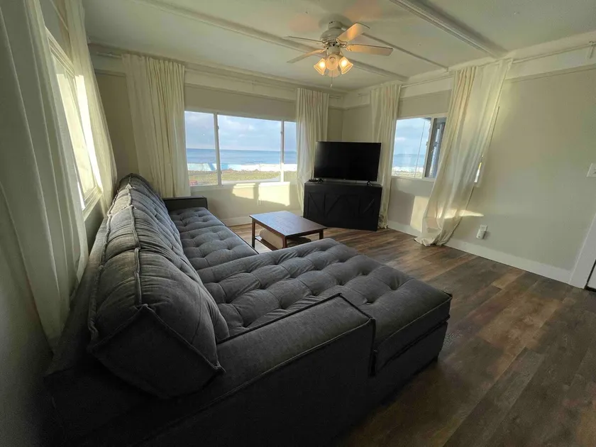 Lakefront Home! Hot tub, fire pit, sunset views - Image 1