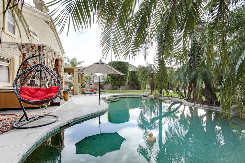 Private Guest House - Image 1