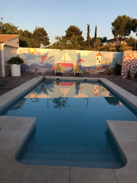 Guest house with pool near Valencia - Image 1