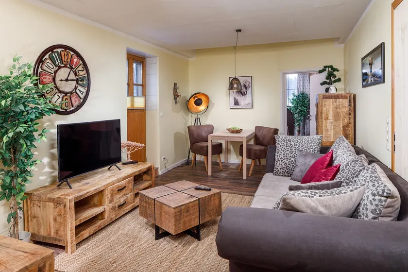 Garden View apartment - Image 1