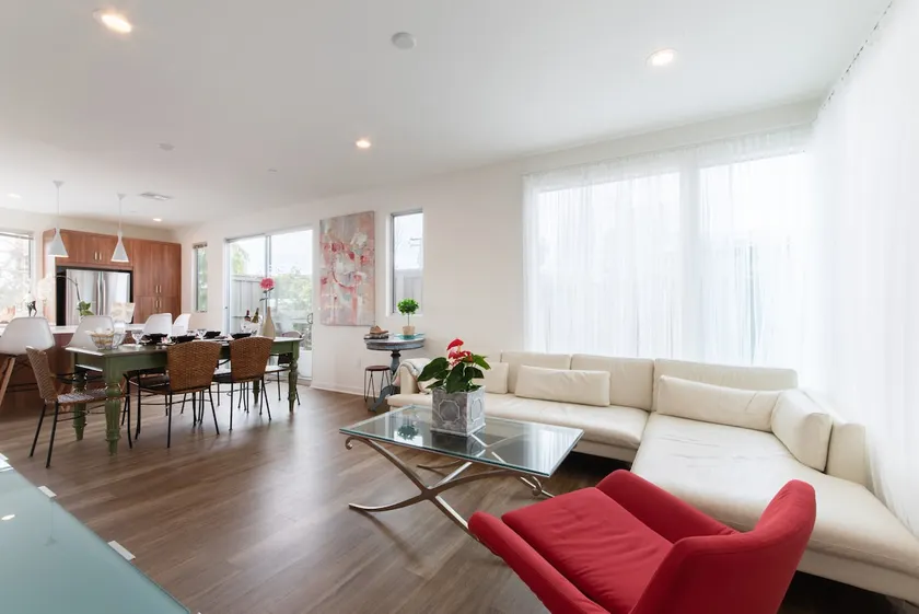 Costa Mesa Cozy Retreat Modern and Smart Home - Image 1