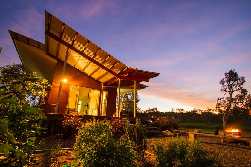 Architectural Private bush retreat / pet friendly - Image 1