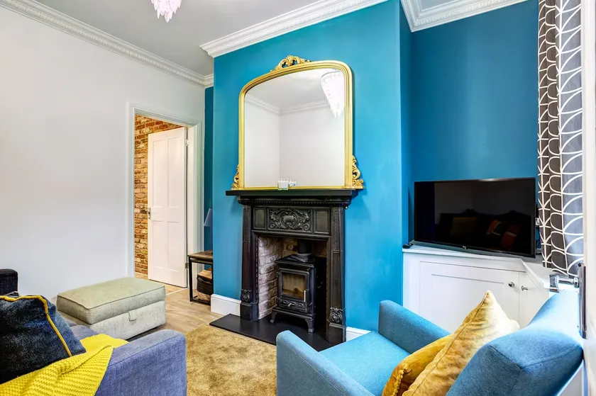 Woodside Cottage, Congleton, Nr Peak District - Image 1