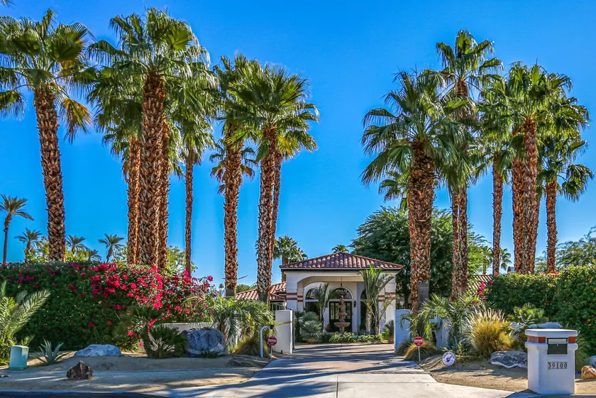 Storied Spanish Manor. Bookable on a limited basis - Image 1