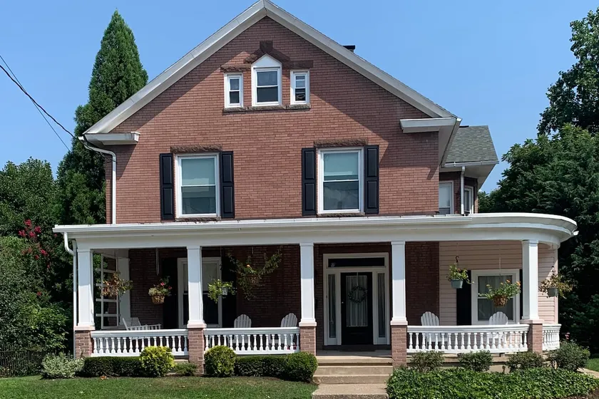 Small Town Sweets: Charming Home Near Hersheypark - Image 1