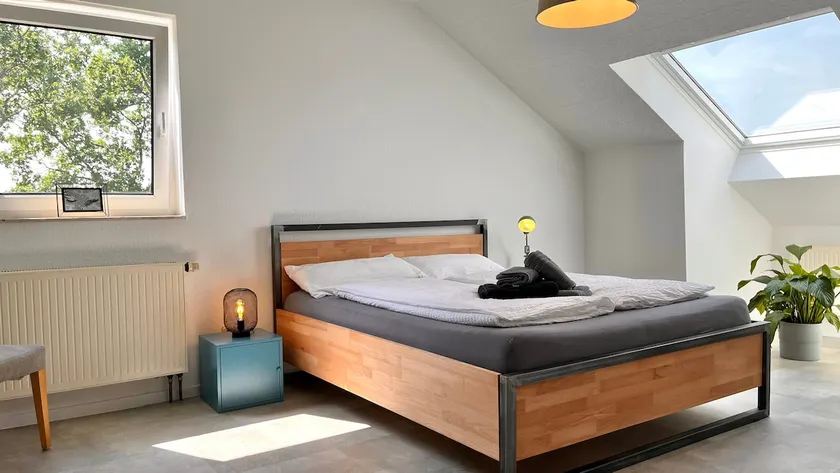2br bright & modern,balcony,Netflix,WiFI,hiking - Image 1