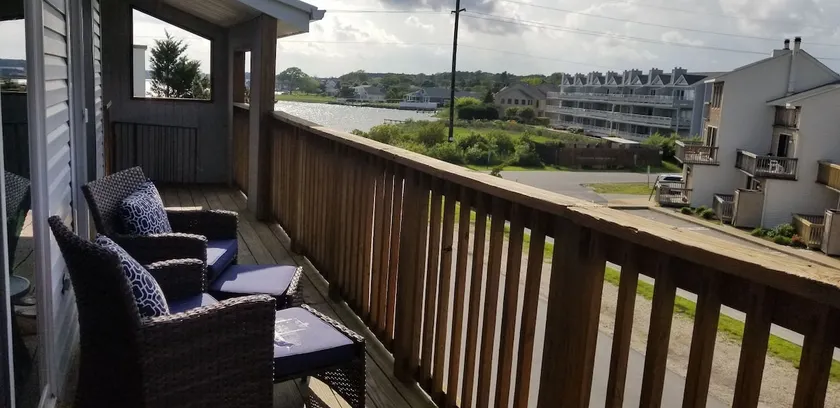 3bd 2ba in the heart of Dewey with bay views - Image 1
