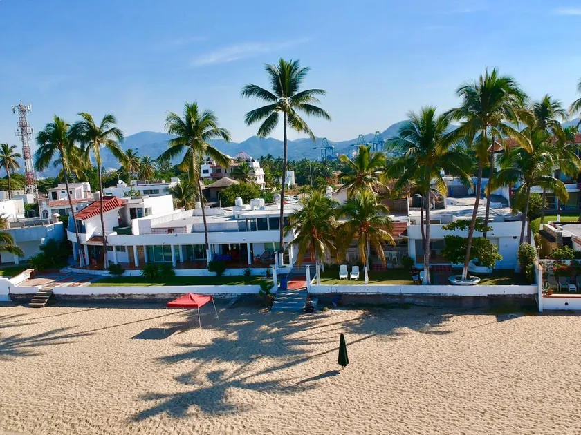 Oceanfront Condo - Image 1