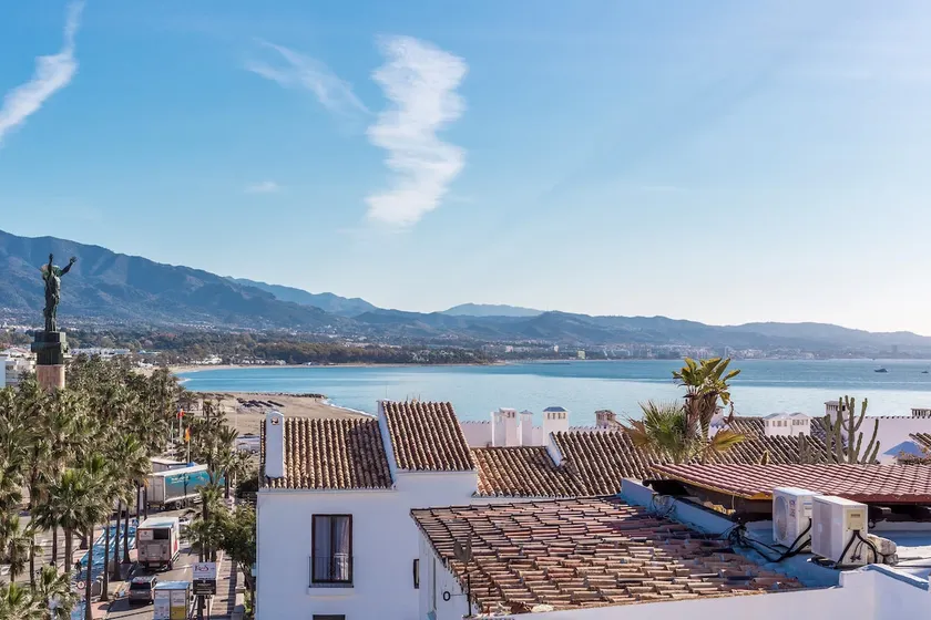Meerblick Puerto Banús Apt SAUNA + PARKING - RDR165 - Image 1