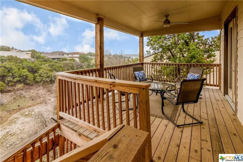 Luxury Waterfront Retreat - Sleeps 12! - Image 1