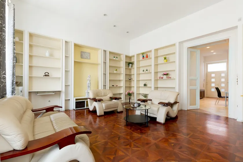 Luxury central Apartment - Image 1