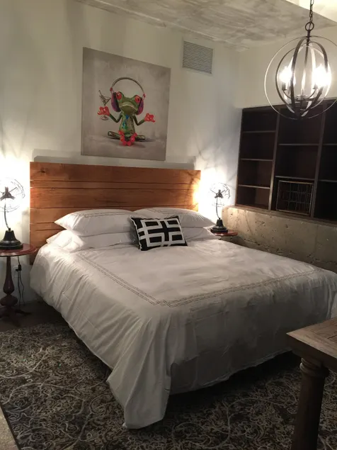 Grape & Wine - Two Bedroom Luxury Suite - Image 1