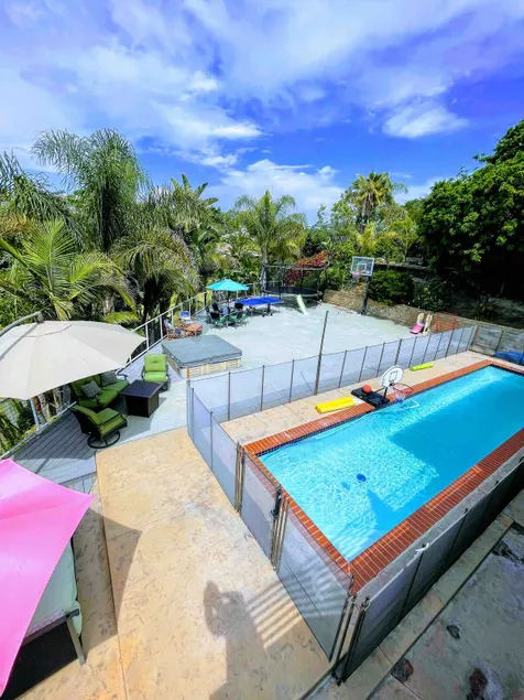 Ultimate Family Retreat: Theater, HotTub & Arcade! - Image 1