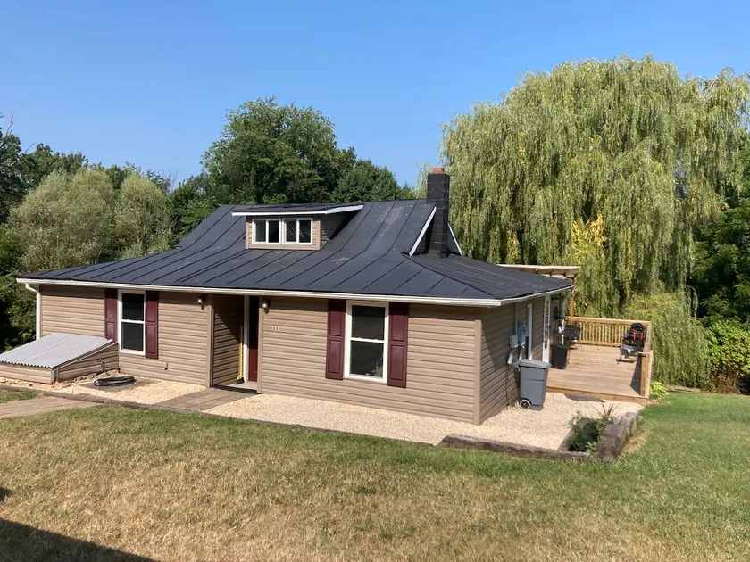 The willow tree house - Image 1