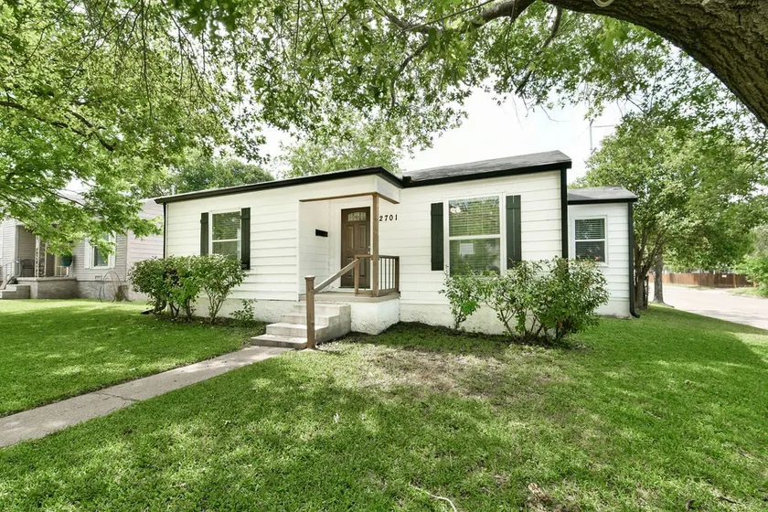 Pecan Hill House - Image 1