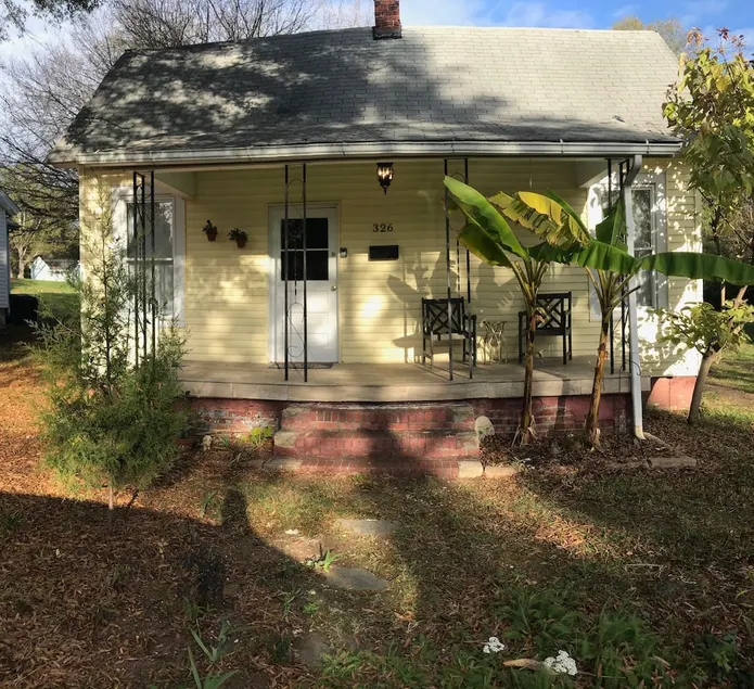 Old Yeller - Renovated House in Aragon c.1906 Near Winthrop & Glencairn Garden - Image 1