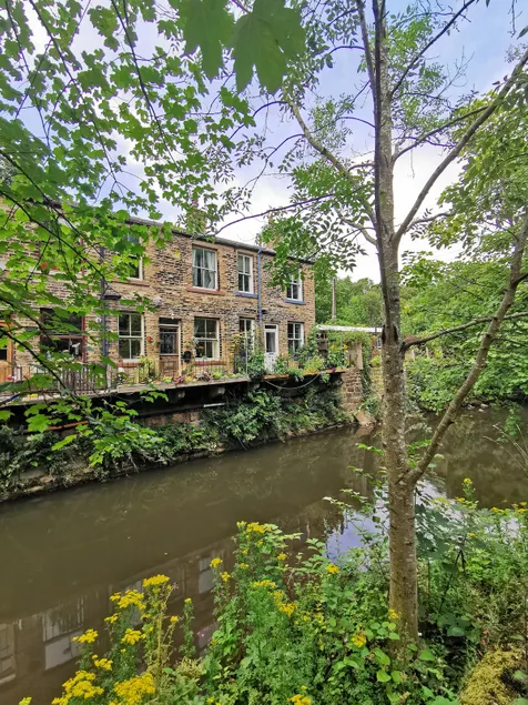 Unique riverside home on the canal & Pennine Way - Image 1