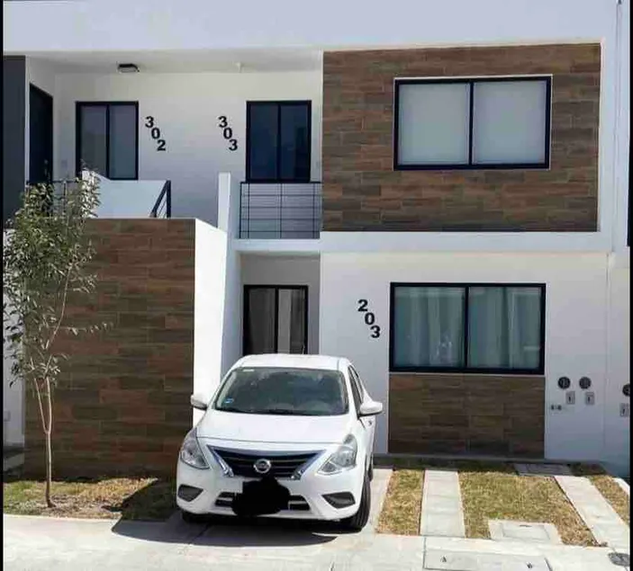 Casa Amezcua - Image 1