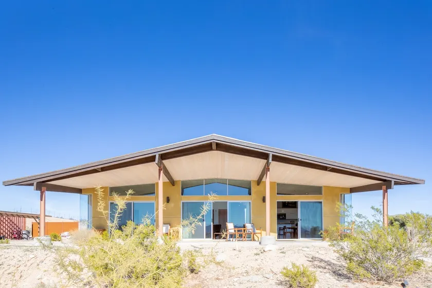 Las Alas Del Sol- A Desert Architectural Gem 2 Bedroom Home by RedAwning - Image 1