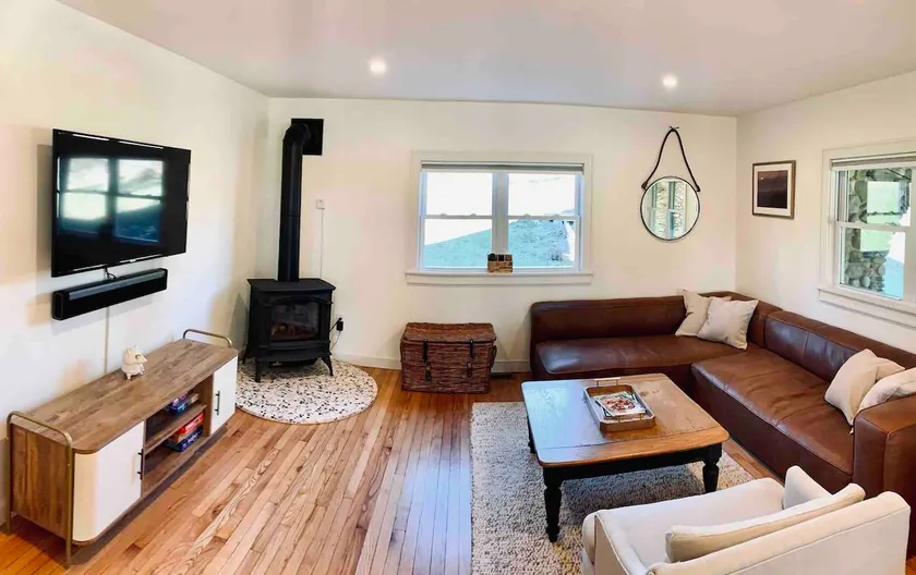 Modern Upper Valley Cottage in Ellicottville - Image 1