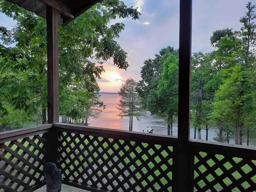 Bayou Vista *Waterfront/WiFi* Renovated 1/2025 - Image 1