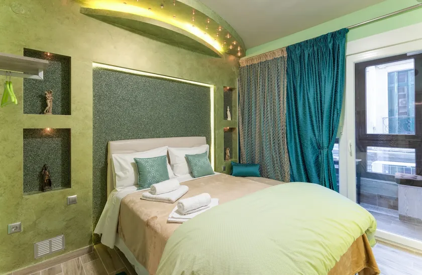 Emerald central luxury mini suite - Image 1