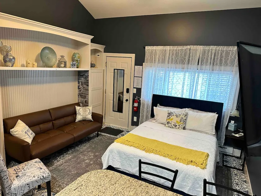 The Cozy Cove Condo - Image 1