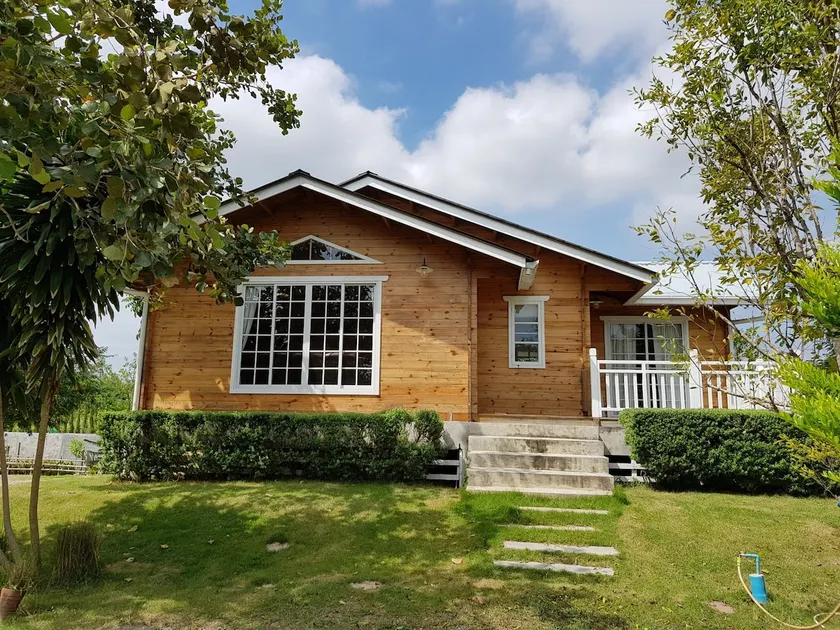 Wooden Cabin with Pool, Pranburi - Image 1
