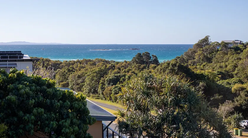 THE LOOKOUT BEACH HOUSE - Image 1
