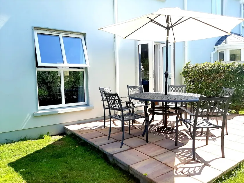 11 Harbourview Beautiful house with sea view - Image 1