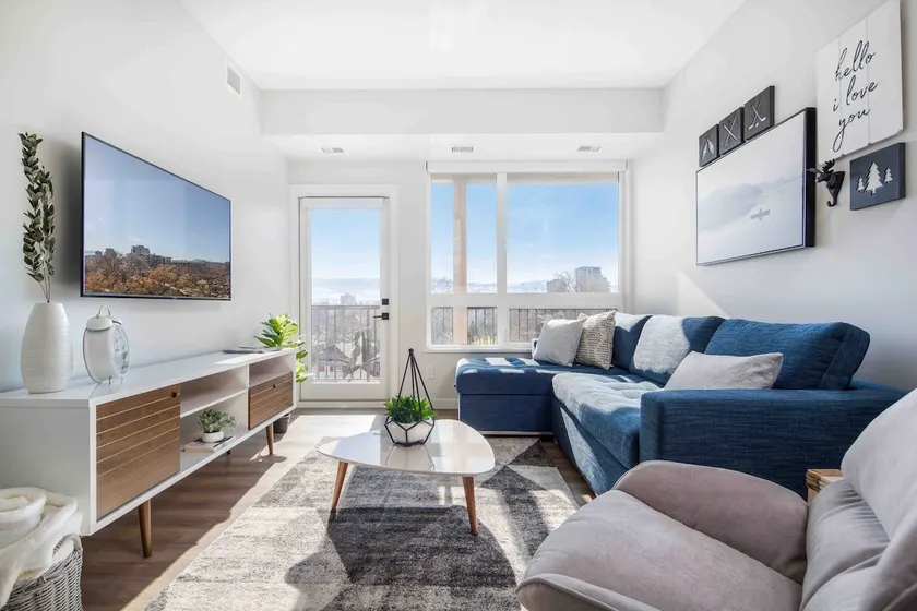 RARE FIND | 2 Master Suites w/King Beds | Downtown - Image 1