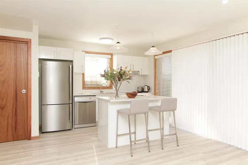 Close to Uni, Stylish Townhouse 2 in Shortland - Image 1