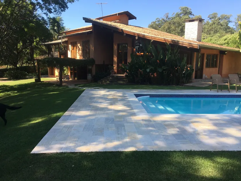 Sunny Country House with Pool - Image 1