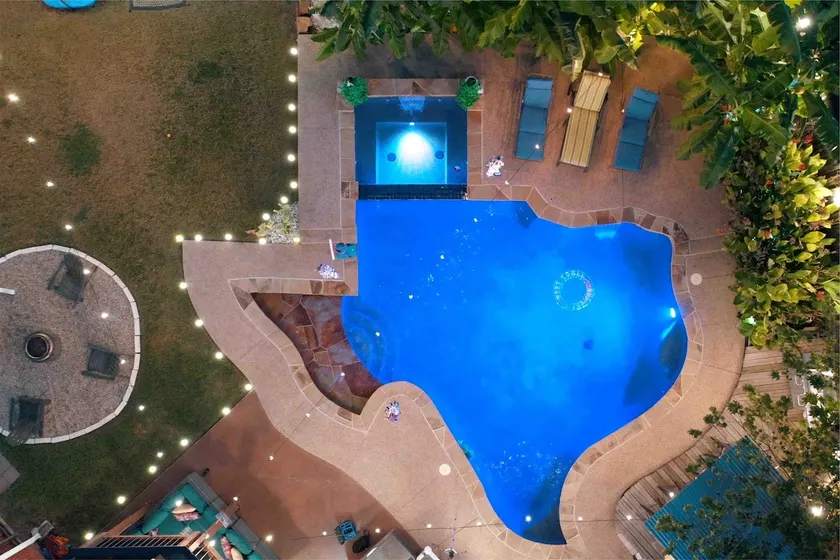 FIFA World Cup / TX Pool SPA / Tiki / Putt / Game Room / Transportation - Image 1